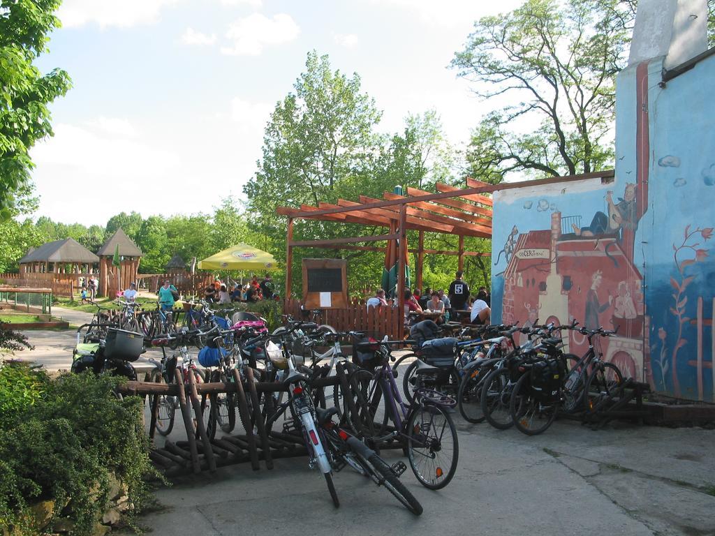 Zoopark Zelcin Villa Melnik Exterior photo